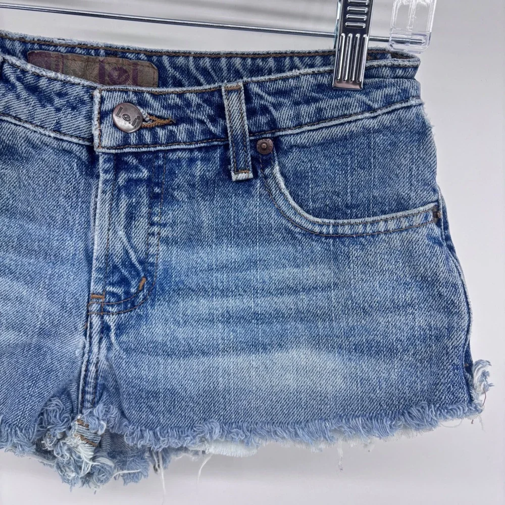 L.e.i. Denim‎ Jean Shorts Womens Size 3 Frayed Hem Distressed Blue Casual
